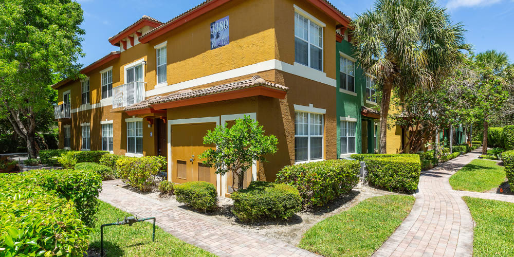 Exterior of Delray Bay Apartments in Delray Beach, Florida