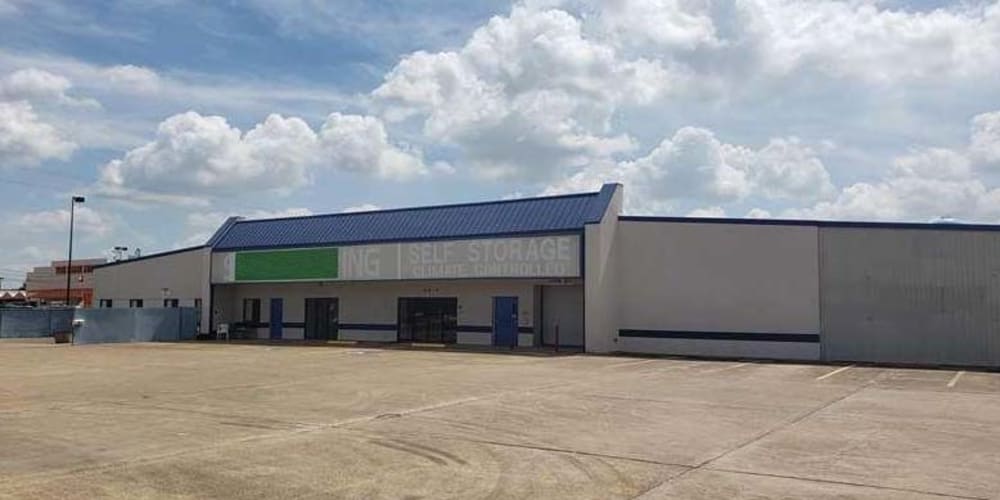 Wide driveways for easy in and out access at Devon Self Storage in Houston, Texas