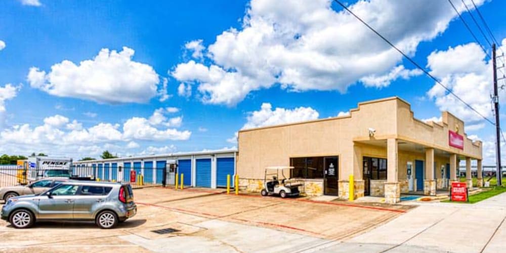 Wide driveways for easy in and out access at Devon Self Storage in Richmond, Texas