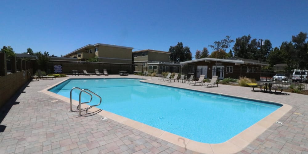 Beautiful swimming pool at Briarwood Apartments in Livermore, California