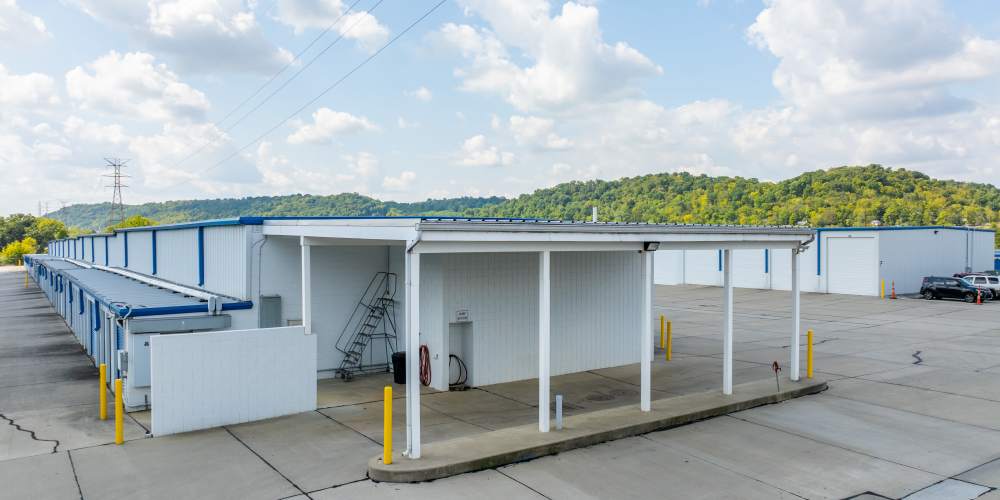 Oversized wash area at Wilder Storage in Wilder, Kentucky