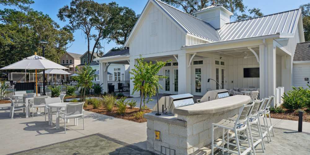 sunroom, fenced in, air conditioning, apartment homes Charleston south carolina
