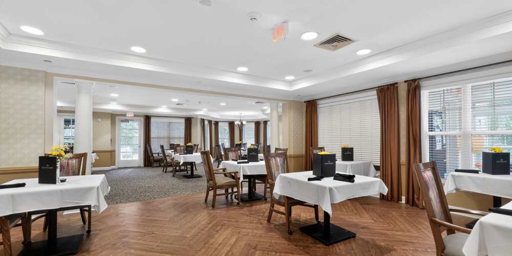 Dining area at Glenncrest at Buckhead in Atlanta, Georgia