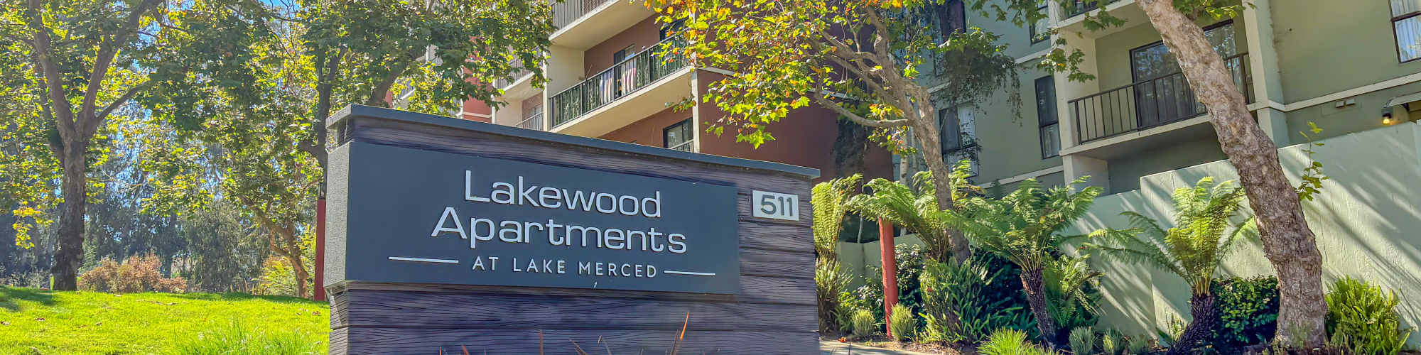 Photo Gallery | Lakewood Apartments at Lake Merced in San Francisco, California