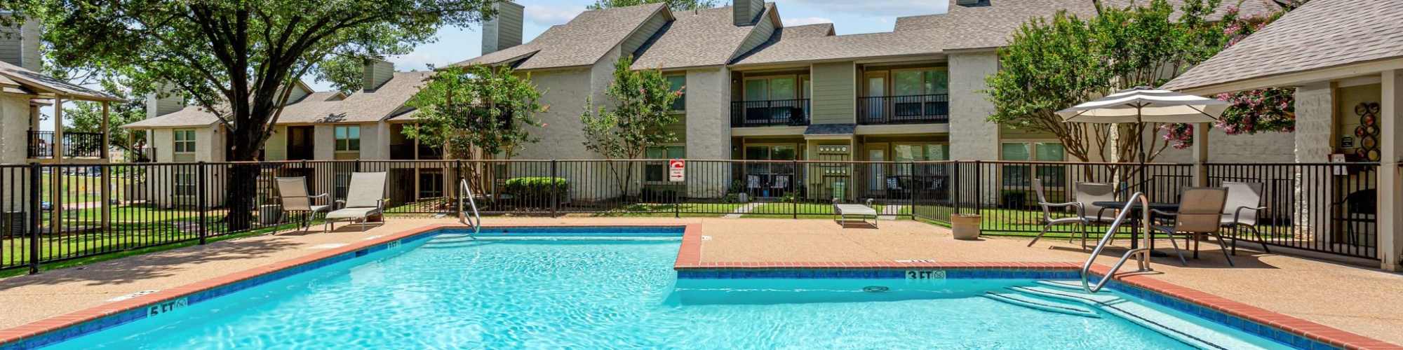 Neighborhood | Courtyard Apartments And Storage in Granbury, Texas