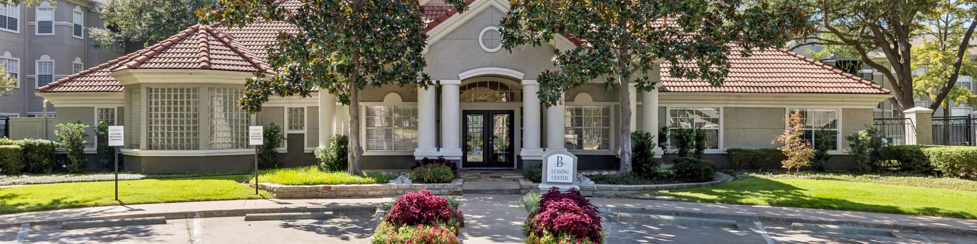 Residents | 530 Buckingham in Richardson, Texas