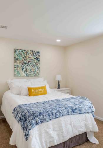 Bedroom of North Hills Apartments in Colonia, New Jersey