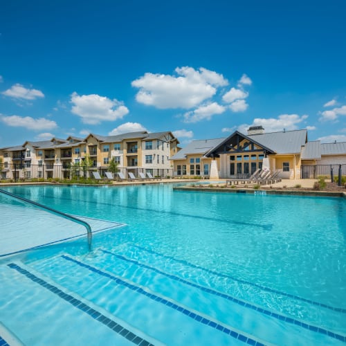 View virtual tour of our swimming pool area at Lodge @ 1550 in Katy, Texas