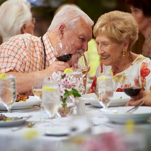 Residents enjoying the restaurant-style dining at The Crossings at Eastchase in Montgomery, Alabama