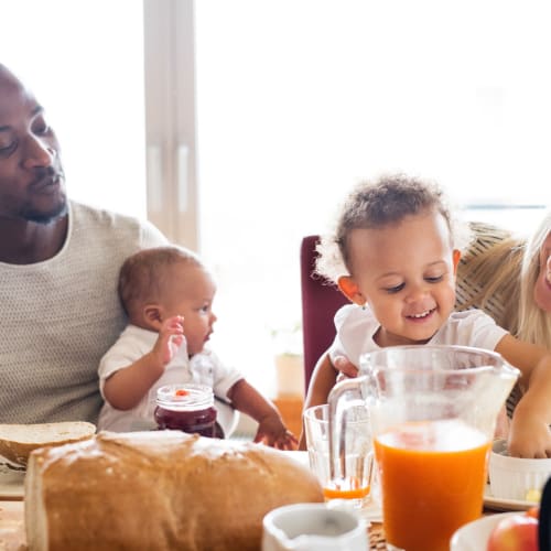 family eating breakfast at Bellevue in Washington, District of Columbia