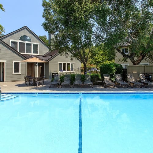 amenities at Oak Creek in Santa Rosa, California