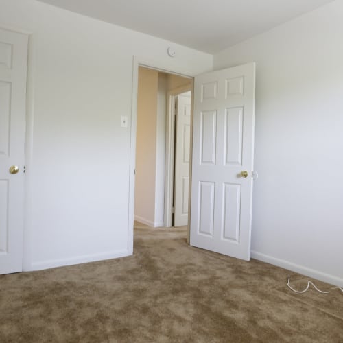 Bedroom at Aston Pointe Apartments, Aston, Pennsylvania