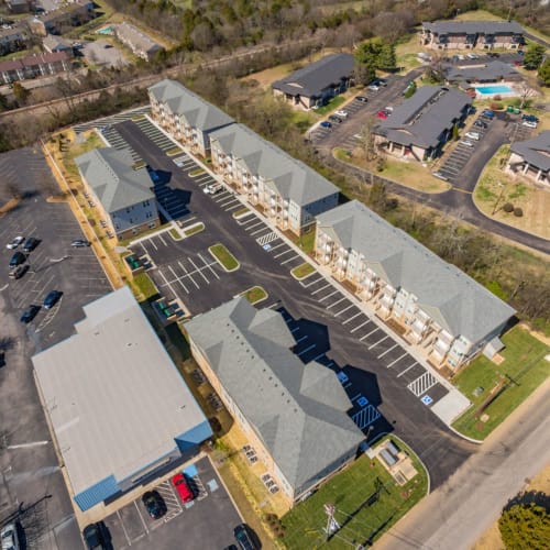 Bird's-eye view of the apartments at Madison Crest Apartment Homes in Madison, Tennessee