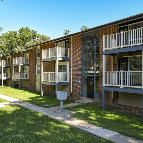 Building exterior at Mariner's Pointe, Joppatowne, Maryland