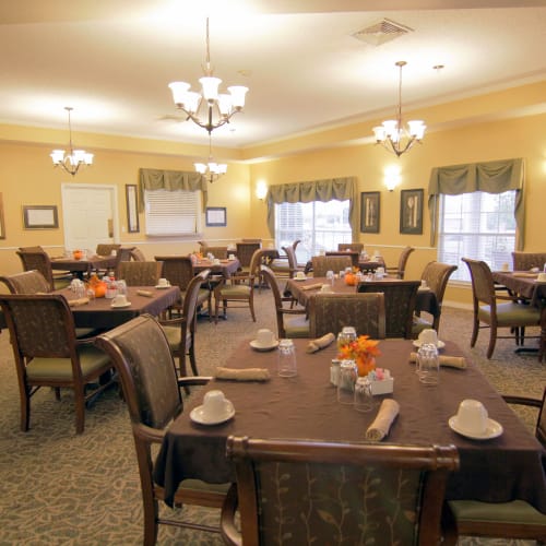 Dining hall at Oxford Springs Edmond in Edmond, Oklahoma