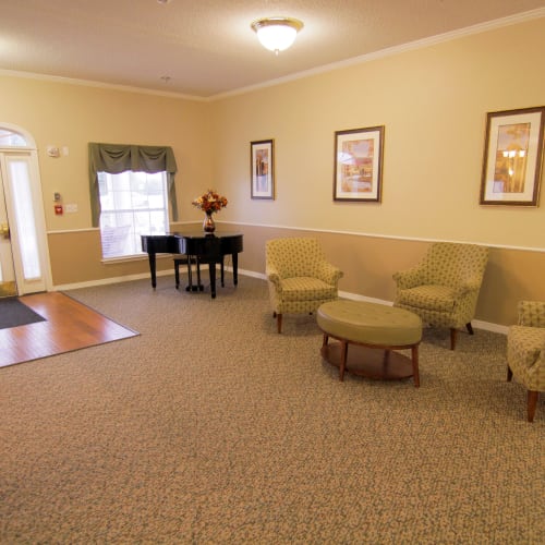 Foyer area at Oxford Springs Edmond in Edmond, Oklahoma