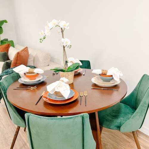 Round dinning room table at Emerald Grove in Orlando, Florida, 