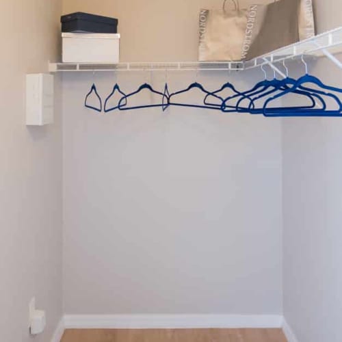 Walk-in closets at {location_name}} in Plantation, Florida