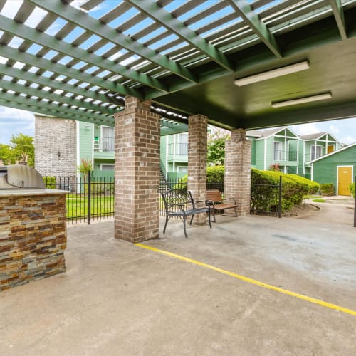 Summit 7700 W airport blvd garden style apartments exterior grilling area