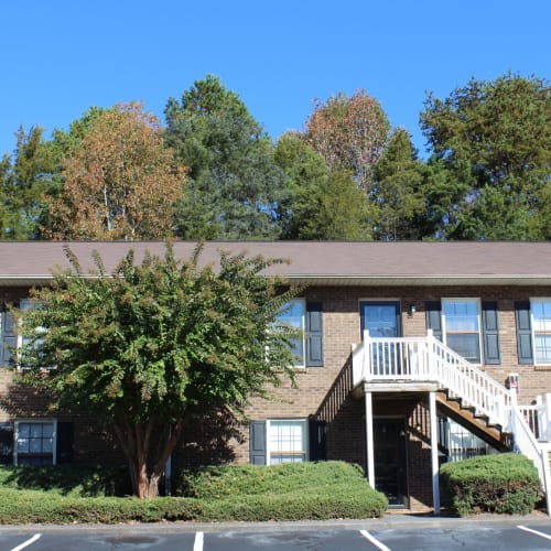 Exterior of an apartment building altttext