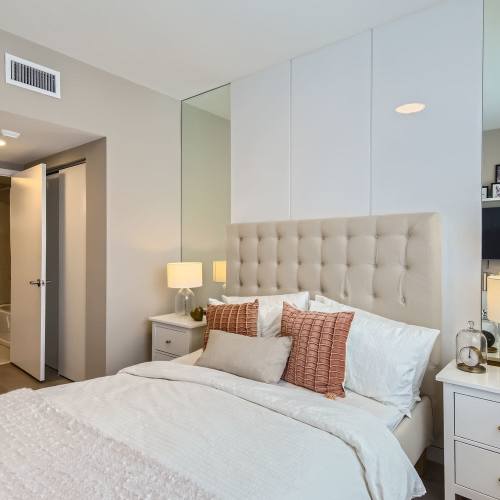 Primary bedroom of Amelia Apartments in Miami, Florida