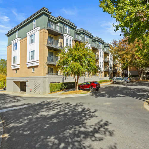 Exterior shot of the building at Flatiron West Trade in Charlotte, North Carolina