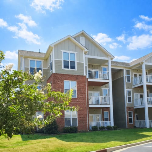 Exterior view of the apartment community a Ballantyne Commons of Simpsonville in Simpsonville, South Carolina