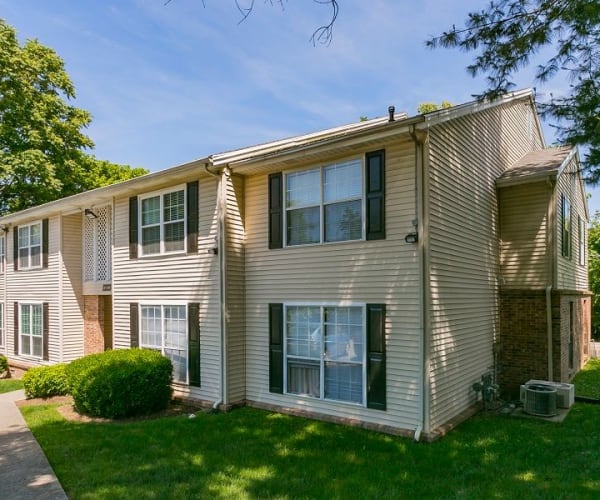 Exterior of Southwood Apartments in Nashville, Tennessee