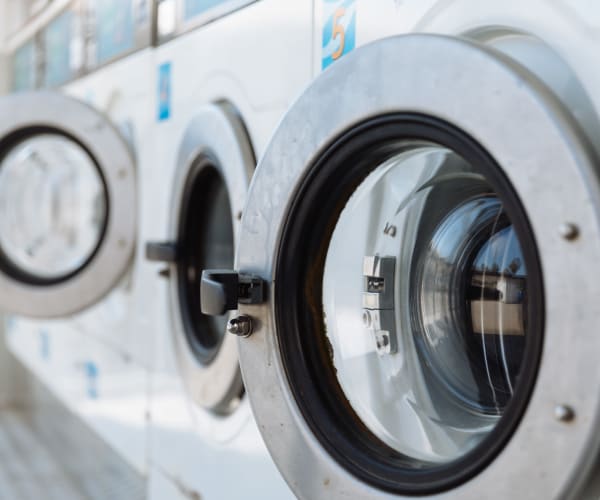 a washer and dryer at Park Summit in San Diego, California