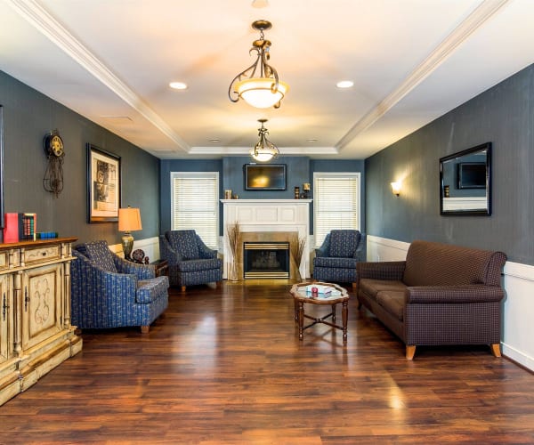 Lobby area at Pacifica Senior Living Victoria Court in Cranston, Rhode Island