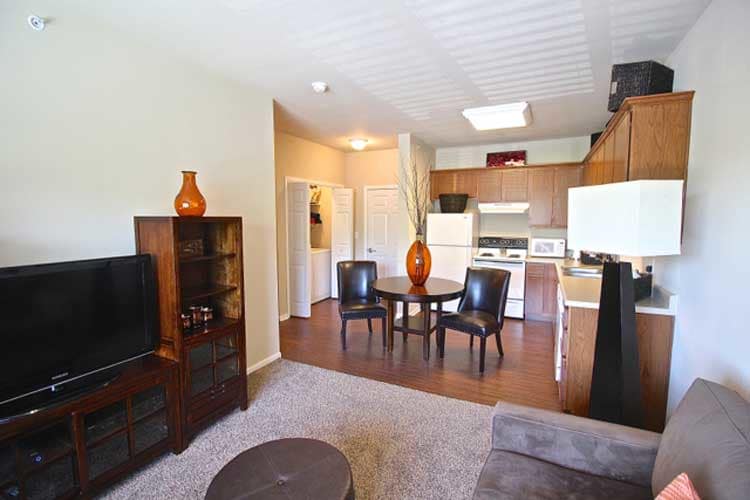 Apartment kitchen at The Gardens at Creekside