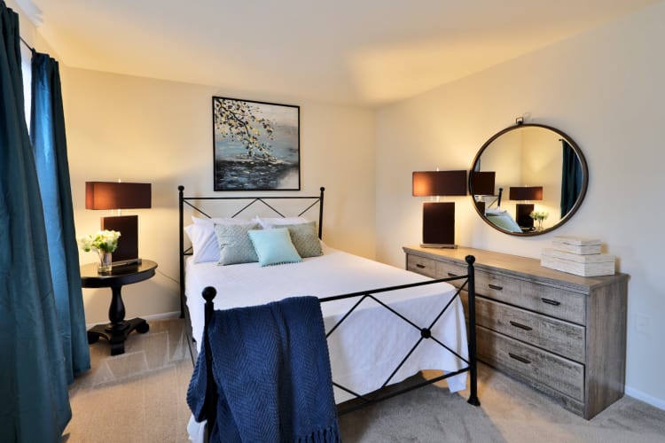 The Townhomes at Diamond Ridge offers a beautiful bedroom in Baltimore, MD