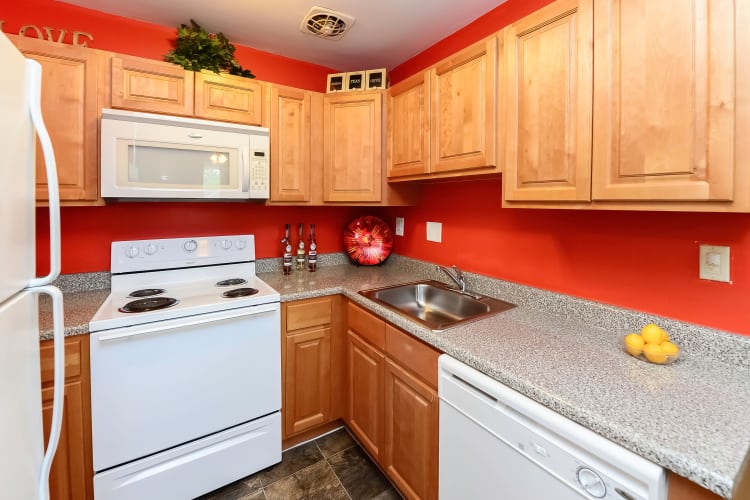 Hyde Park Apartment Homes offers a modern kitchen in Bellmawr, New Jersey