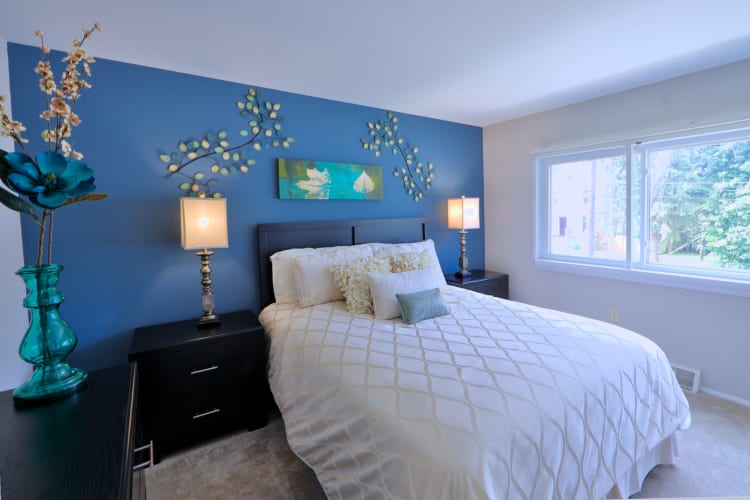 Gwynnbrook Townhomes offers a beautiful bedroom in Baltimore, Maryland