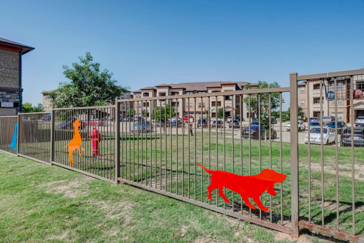 Enjoy Apartments with a Dog Park at Overlook Ranch 