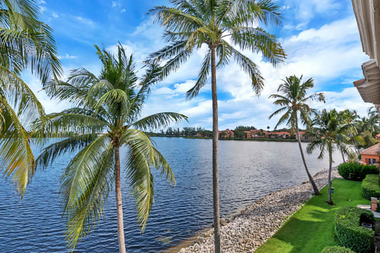 Gorgeous lake views at St. Tropez Apartments in Miami Lakes, Florida