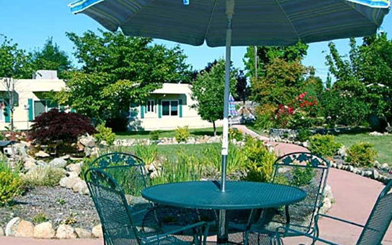 Outdoor covered seating at Regency Care of Rogue Valley in Grants Pass, Oregon