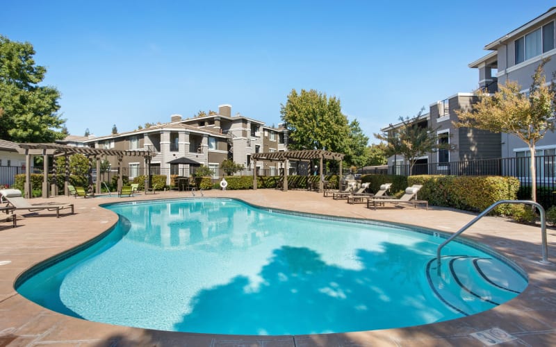 Bright Resort Style Swimming Pool at Miramonte and Trovas in Sacramento, California