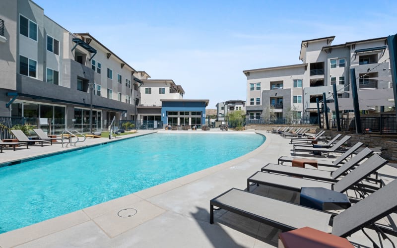 Resort-style swimming pool at Jefferson Vista Canyon in Santa Clarita, California