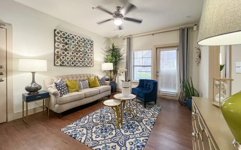 A living room at Broadstone Grand Avenue in Pflugerville, Texas