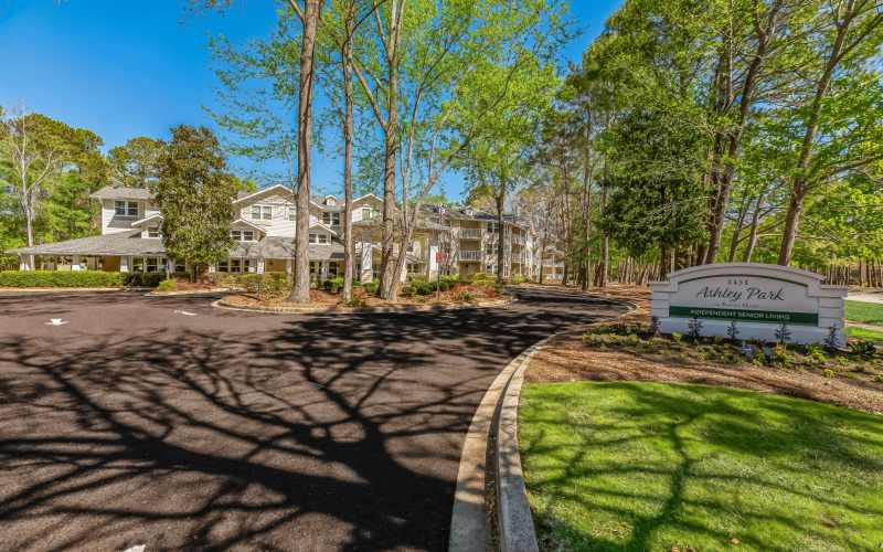Exterior of Ashley Park by Barclay House in Charleston, SC