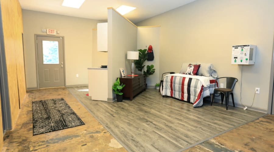 One bedroom apartment at University Oaks in Athens, Georgia