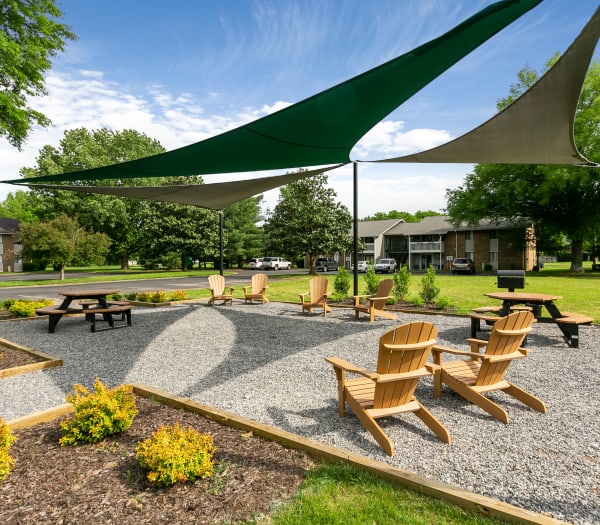 Outdoor lounge area at Magnolia Place Apartments in Franklin, Tennessee