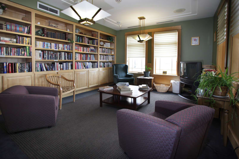 Amenities at The Commons at Elk Grove in Elk Grove, California