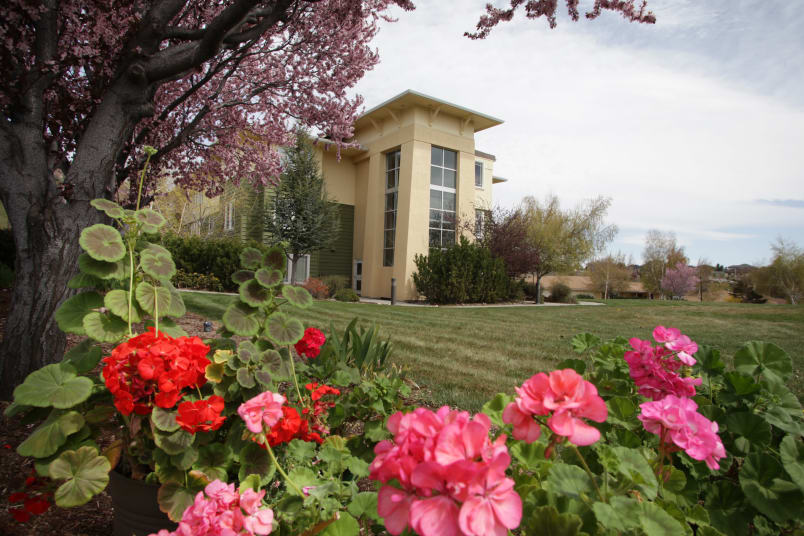 Assisted living at Crystal Terrace of Klamath Falls in Klamath Falls