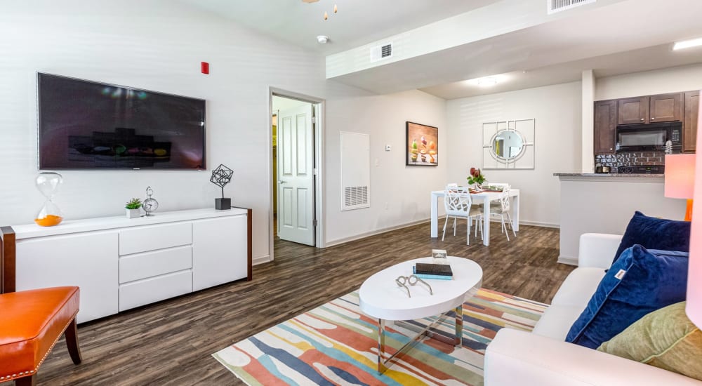 A furnished apartment living room at Reagan Crossing in Covington, Louisiana