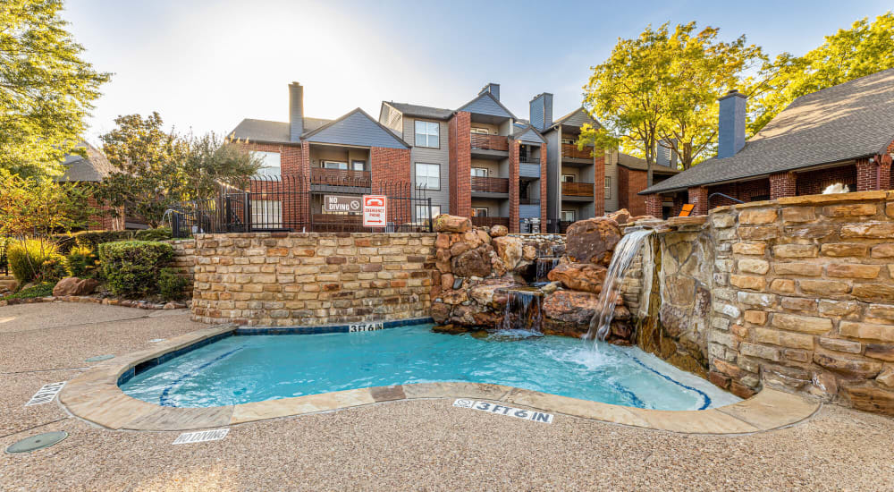 Residents pool and spa at The Bradford on the Park in Bedford, Texas