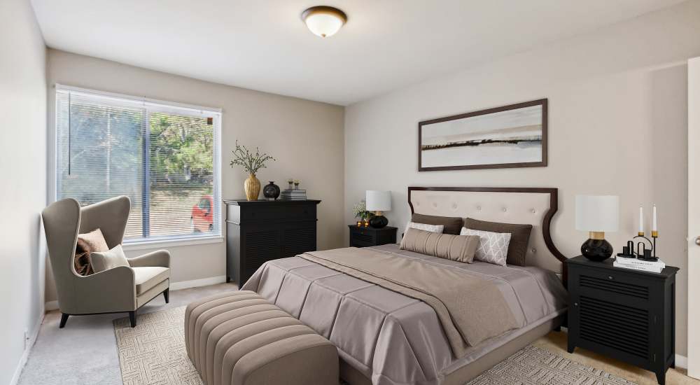 Spacious living room with proper ventilation at Northfield Manor Apartments in Russellville, Kentucky
