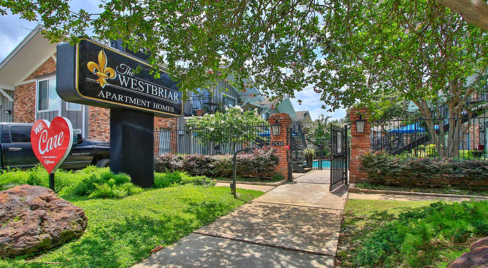 Exterior sign The Westbriar in Houston, Texas