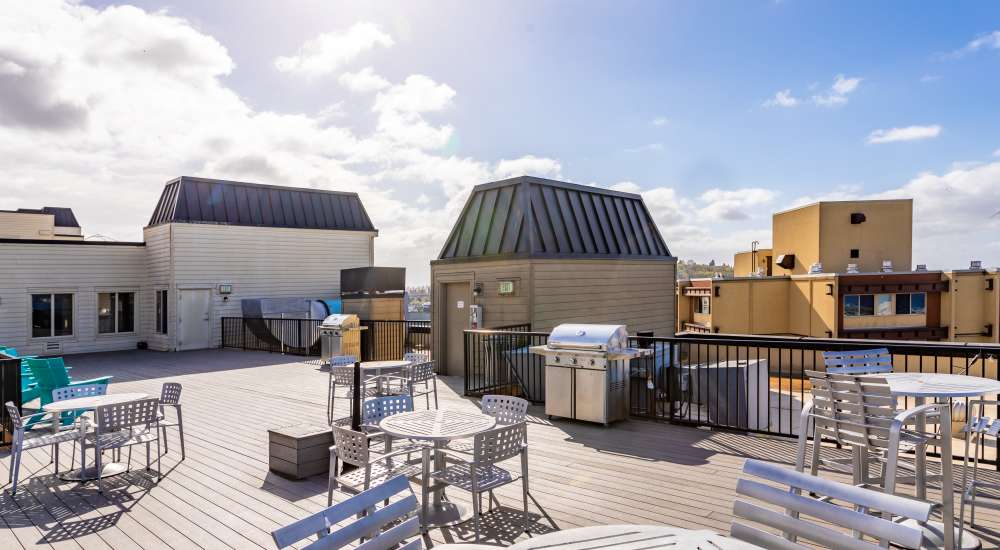 Rooftop deck with lounge area at Metropolitan Park Apartments in Seattle, Washington